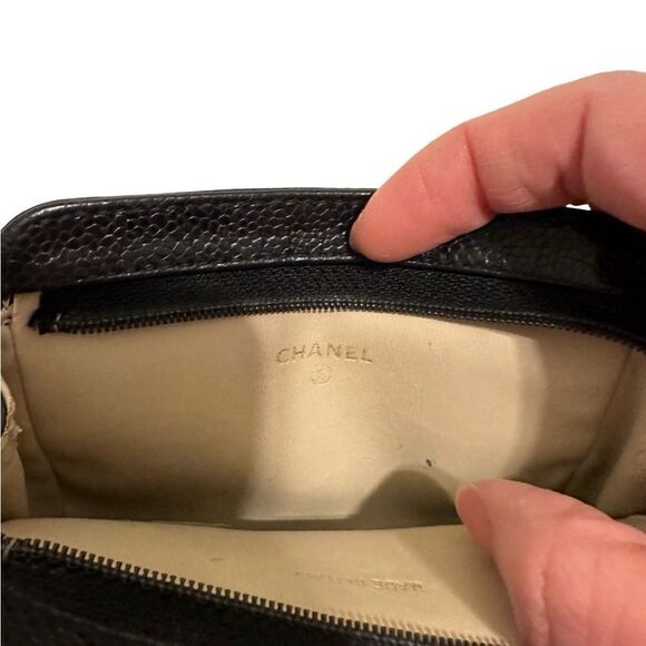 Chanel mini logo leather clutch - Picture 8 of 12